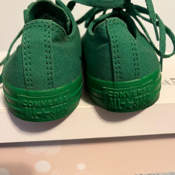 Women converse Green Sneakers - Picture 10 of 10